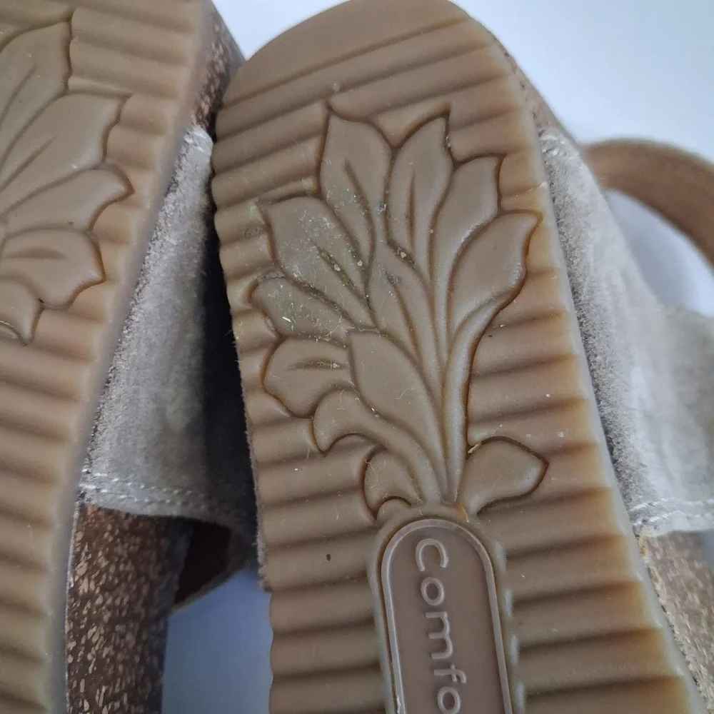 Comfortiva Kaelin Wedge Suede Tan Sandals Comfortable Everyday Memory Foam 8.5
